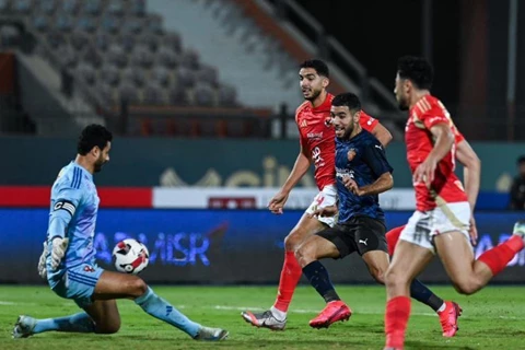 قندوسي يبرئ الأهلي وأمير توفيق من فرض وكلاء في صفقة بلعيد